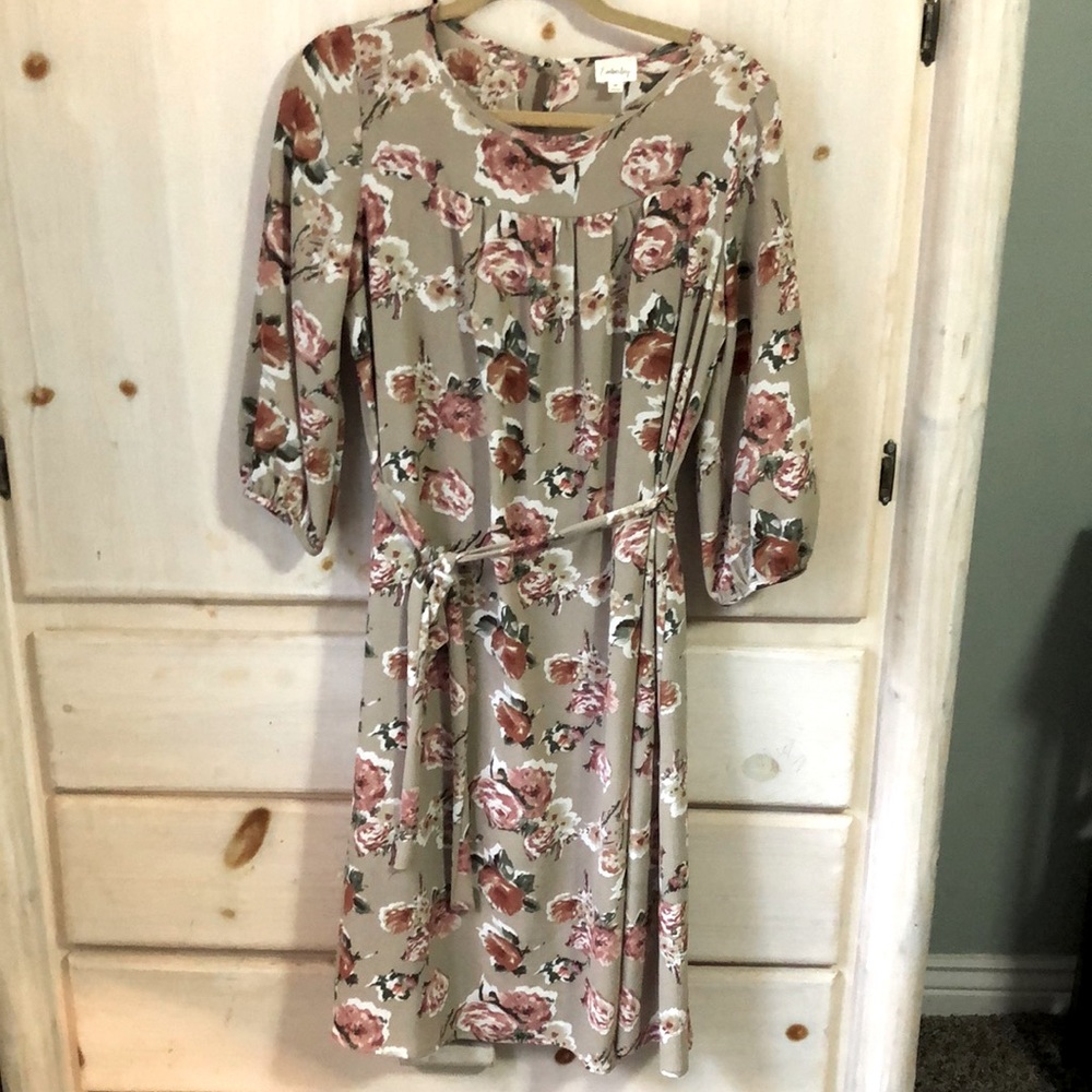 Worn 3 times. Floral tie waist dress